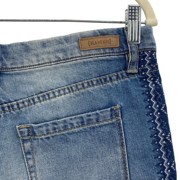 Blank NYC Blue Denim Raw Hem Embroidered Cut Off Hiker Jean Shorts SZ 26 (2) - Picture 7 of 10